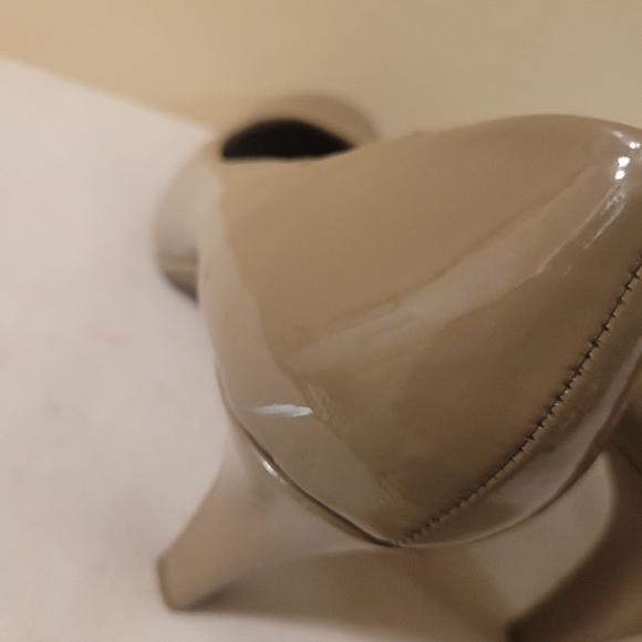 Merona Beige Patent Leather Heels Pumps Shoes Women's Size 9 - Picture 6 of 14